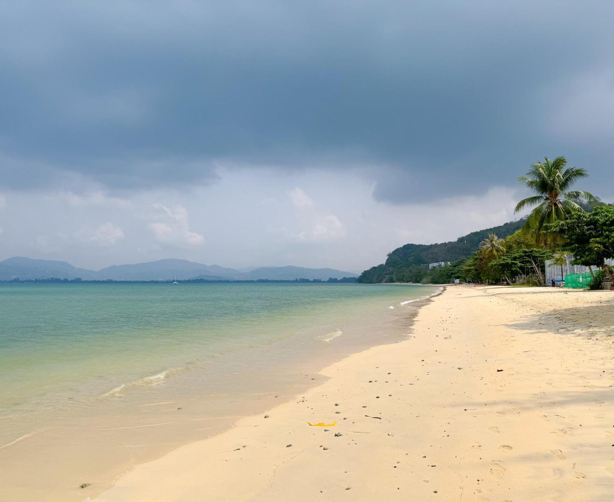 Sea Dreamer Beachfront Apartments Phuket Exterior foto